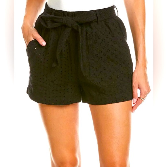 NWT! Blank NYC eyelet shorts Sz xsmall - Picture 1 of 4